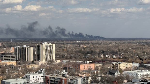 drier-spring-creating-‘dangerous-situation,’-manitoba-fire-chief-says-amid-recent-grass-fires