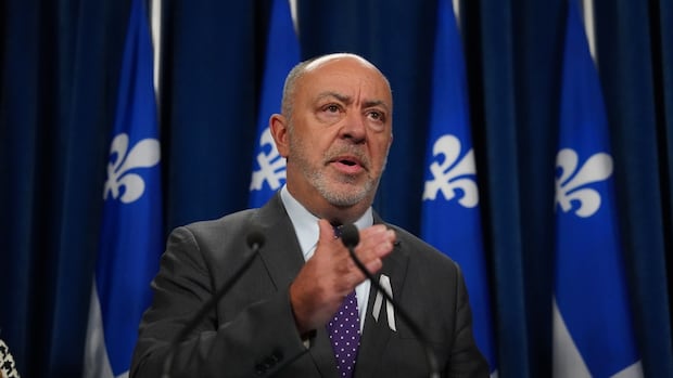quebec-passes-law-requiring-doctors-to-work-in-the-public-system-for-5-years-after-med-school