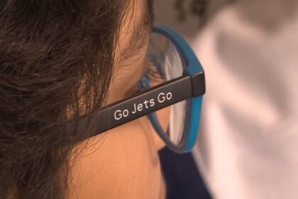 winnipeg-jets-fans-and-businesses-showing-playoff-pride