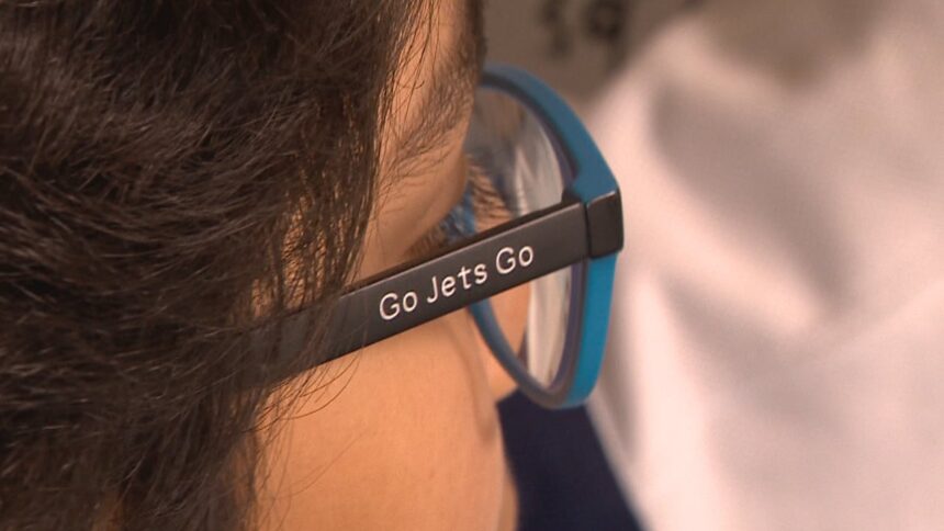 winnipeg-jets-fans-and-businesses-showing-playoff-pride