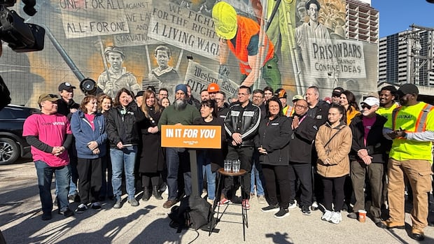 federal-liberal,-ndp-leaders-make-push-for-votes-in-winnipeg-with-4-days-until-election