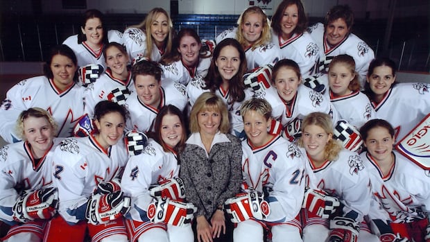 long-before-pwhl-expansion,-the-vancouver-griffins-were-the-city’s-1st-women’s-pro-hockey-team