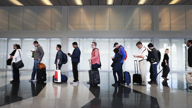 canadians-put-off-by-trump’s-bluster-and-border-arrests-are-booking-far-fewer-us.-visits