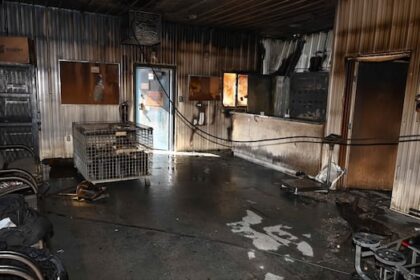 2-teens-charged-with-arson-after-fire-seriously-damages-remote-first-nation’s-airport-terminal