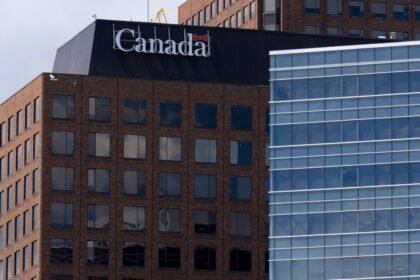 public-service-unions-say-new-liberal-government-cant-afford-to-downsize-workforce