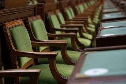 these-big-name-mps-won’t-be-returning-to-parliament-after-monday’s-vote