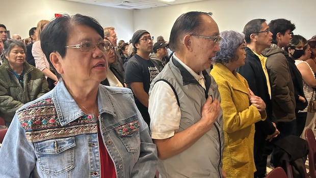 manitoba-filipino-communities-‘unite-as-1’-at-vigil-for-11-killed-in-vancouver-festival-attack