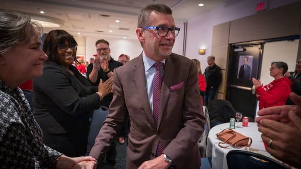 3-manitoba-seats-change-hands-as-liberals-take-2,-conservatives-win-elmwood-transcona