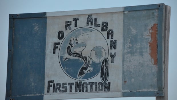 fort-albany-joins-kashechewan-in-evacuation-ahead-of-spring-flooding-in-ontario’s-far-north