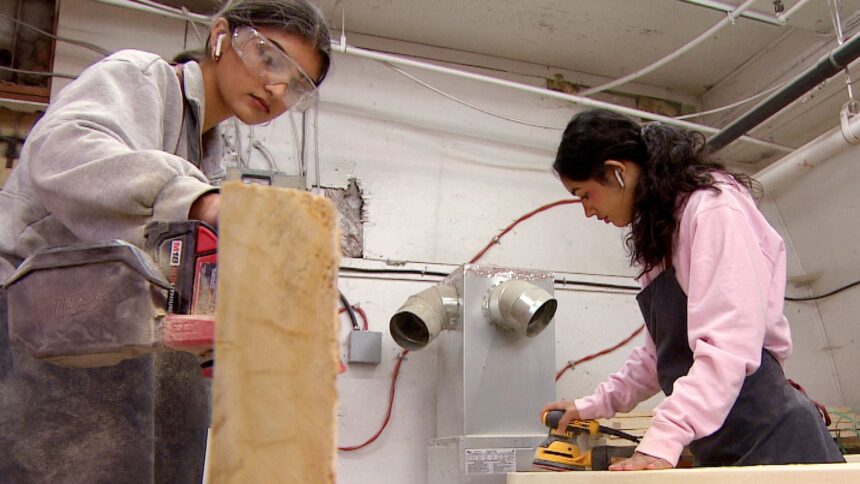 a-group-of-winnipeg-grade-10-girls-are-helping-make-beds-for-kids-in-need