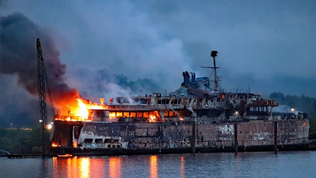fire-on-derelict-vessel-in-mission,-bc.,-leads-to-shelter-in-place-order
