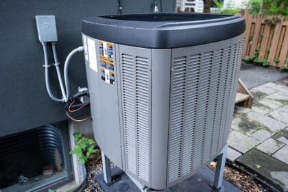 all-quiet-in-oak-bay:-vancouver-island-community-limits-how-loud-heat-pumps-can-be