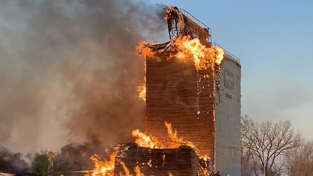 1-less-grain-elevator-‘to-tell-people-they’re-home’-after-fire-destroys-prairie-icon-in-waskada