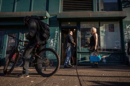 community-groups-accuse-vpd-officers-of-loitering-outside-supervised-drug-consumption-sites