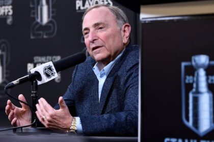bettman-speaks-glowingly-of-jets-franchise,-says-winnipeg-fans-won’t-soon-forget-playoff-heroics