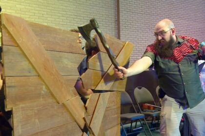 winnipeg-geek-choir-hopes-for-critical-hit-with-dungeons-&-dragons-inspired-show