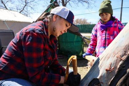 first-nations-craftspeople-gather-to-showcase-skills,-share-traditional-knowledge-in-winnipeg