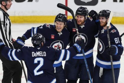 winnipeg-jets-regain-control-of-1st-round-series-with-5-3-win-at-home-over-st.-louis-blues
