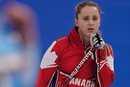 canadian-curlers-suffer-extra-end-loss-to-scotland-at-mixed-doubles-worlds,-fall-to-3rd-in-group