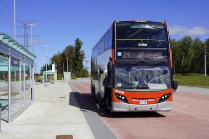 oc-transpo-offers-free-weekend-of-transit,-advocates-say-‘it’s-a-good-start’