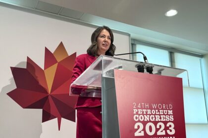 alberta-moves-to-weaken-its-carbon-price-amidst-talk-of-national-grand-bargain
