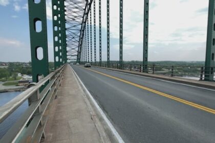 province-‘grasping-at-straws’-for-solutions-for-centennial-bridge,-residents-say