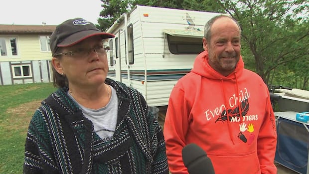 some-manitoba-wildfire-evacuees-say-they’re-still-waiting-for-promised-financial-help