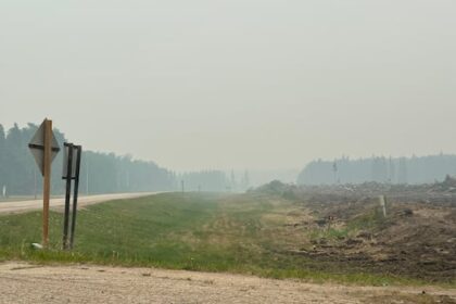 candle-lake-prepares-for-imminent-fire-threat;-restaurant-closes-to-serve-firefighters-only