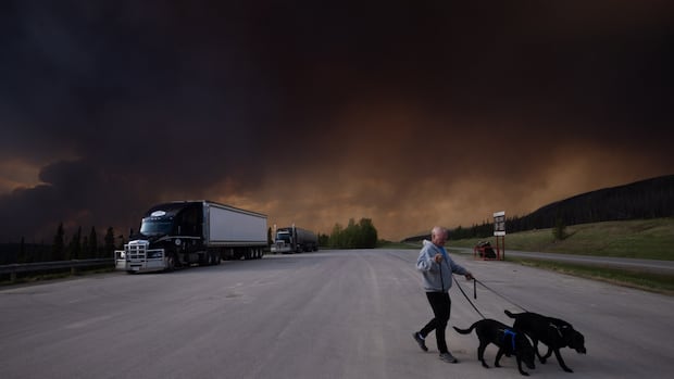 your-guide-to-bc.-wildfires:-maps,-evacuation-alerts,-air-quality-and-more