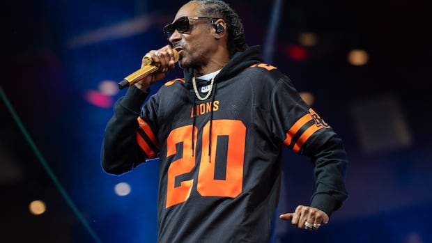 legendary-rapper-snoop-dogg-performs-ahead-of-bc.-lions-home-opener