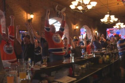 how-edmonton-oilers-fans-in-bc.-cheer-for-their-team-on-the-other-side-of-the-rockies