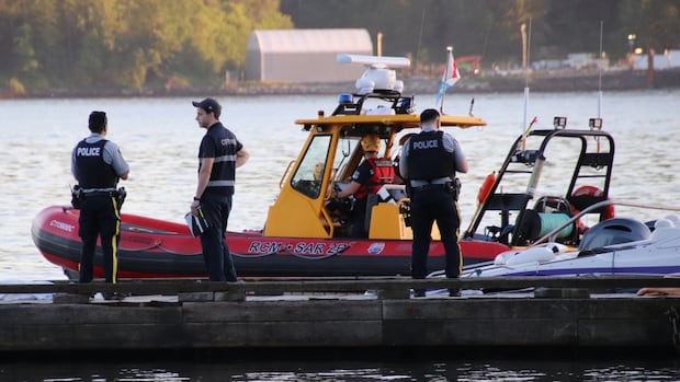 1-child-dead,-1-critically-injured-in-boat-crash-at-north-vancouver’s-cates-park