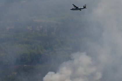 sandy-lake-members-‘pulling-together’-as-wildfire-evacuation-continues:-chief