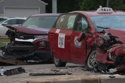 afternoon-crash-on-portage-avenue-sends-4-to-hospital