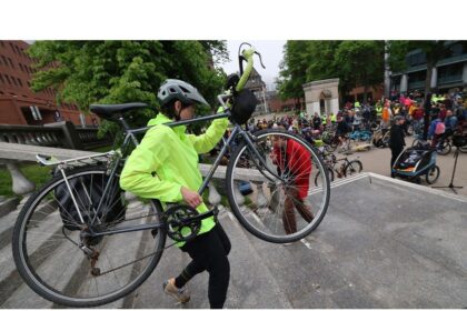 halifax-mayors-move-to-halt-bike-lane-construction-falls-flat
