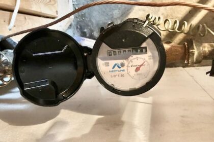 new-water-meters-coming-to-winnipeg-next-year-will-read-themselves,-send-data-to-the-city