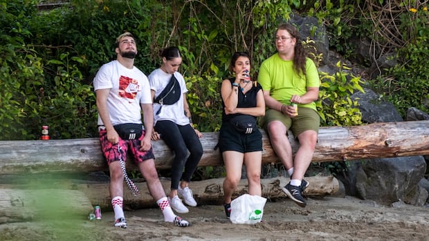 legal-drinking-is-coming-to-ottawa-parks-this-summer.-here-are-the-details