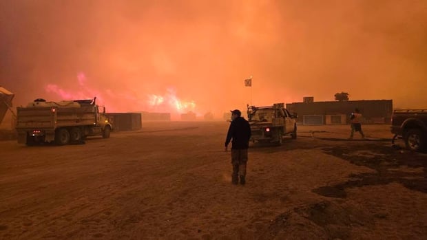hundreds-from-sandy-lake-evacuate-to-gta-amid-blazing-wildfires