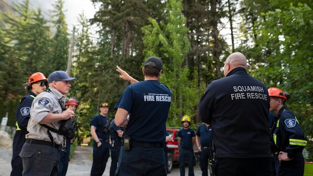 bc.-provincial-park-evacuated,-rcmp-appeal-for-info-on-squamish-wildfire