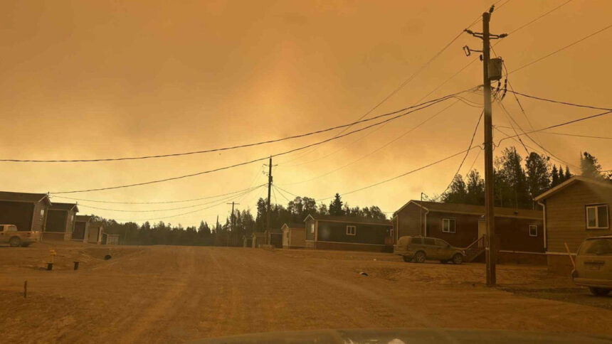wildfire-near-two-ontario-first-nations-like-a-sleeping-giant-for-now,-mpp-says