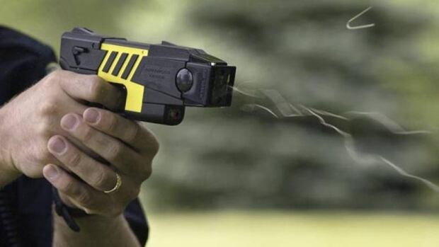 winnipeg-police-chief-suggests-tasers-save-lives,-could-replace-firearms-in-future