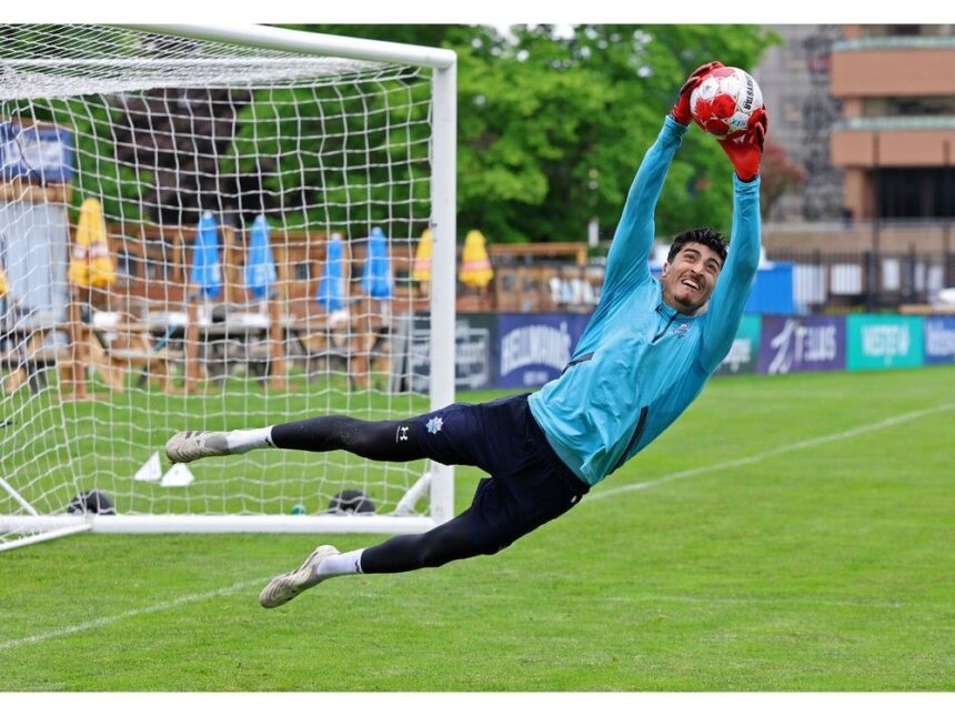 multilingual-yesli-stands-tall-in-first-season-as-wanderers-keeper