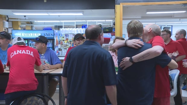 canada-vs-us.-bowling-tournament-creates-lifelong-friendships,-despite-political-differences