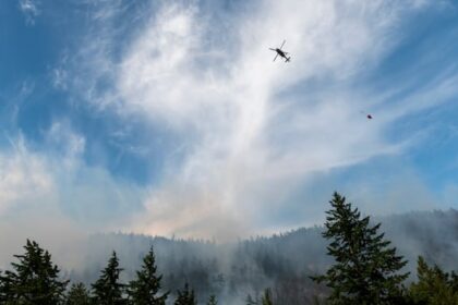 alerts-lifted-as-favourable-weather-helps-bc.-wildfire-fight