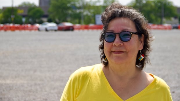 wildfire-evacuees-in-niagara-falls,-ont.,-hotels-support-one-another-as-many-face-culture-shock