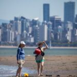 paid-parking-now-permanent-at-vancouver’s-spanish-banks,-with-rate-increase