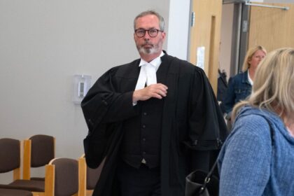drake-lawyer-complains-of-‘thuggery-and-attempted-intimidation’