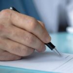 employers-should-ditch-sick-notes-to-free-up-physicians,-save-taxpayers-millions:-doctors-manitoba