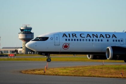 ottawa-airport-authority-tries-to-block-660-homes-proposed-under-flight-path