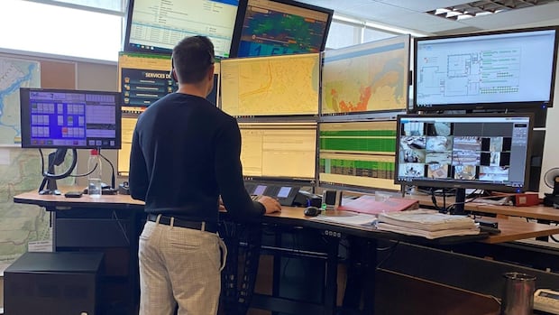 new-call-centre-aims-to-improve-911-response-in-quebec’s-northern-communities